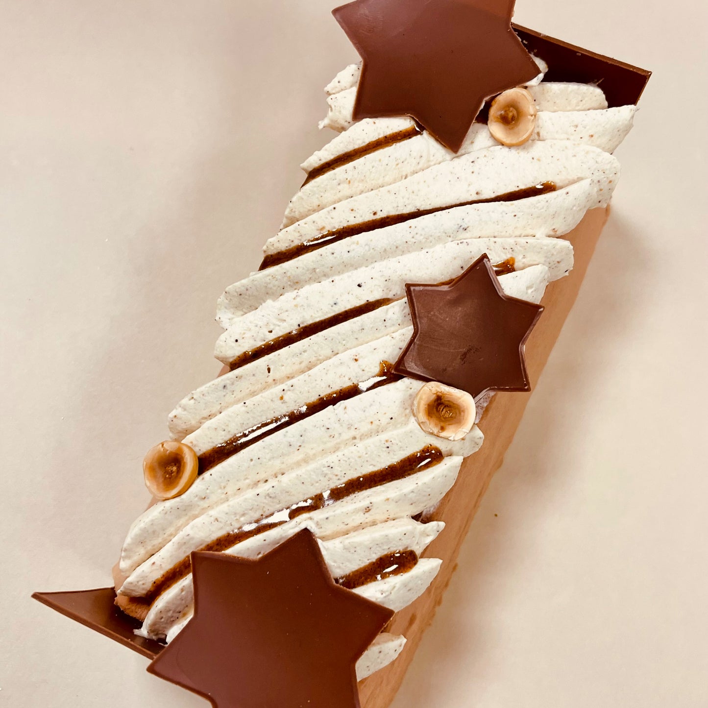 Bûche Vanille & noisette