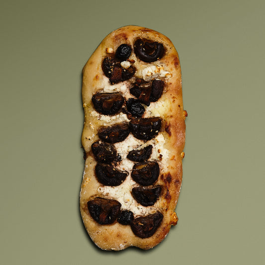 Flammekueche feta, olives & champignons
